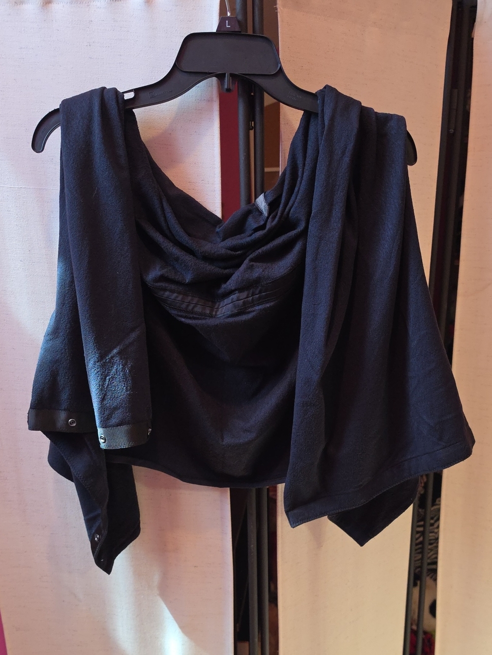 Women’s Black Draped Nursing Throw?